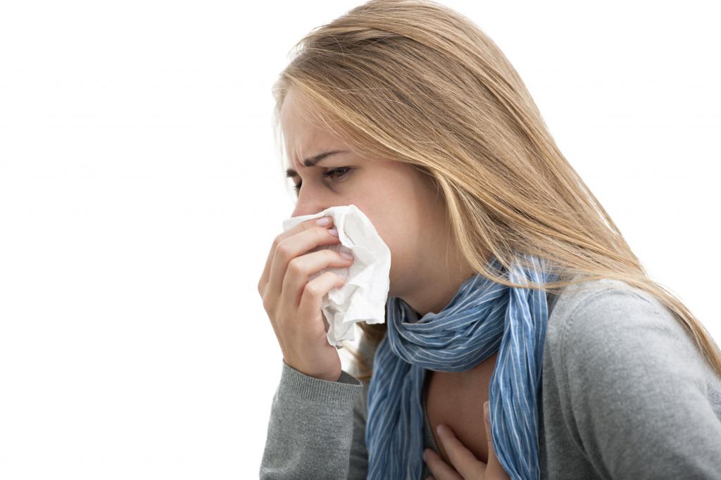 Куры хрипят, чихают и кашляют — как лечить простуду и вирус?