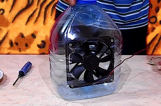 Инкубатор из пластиковой бутыли для кулера