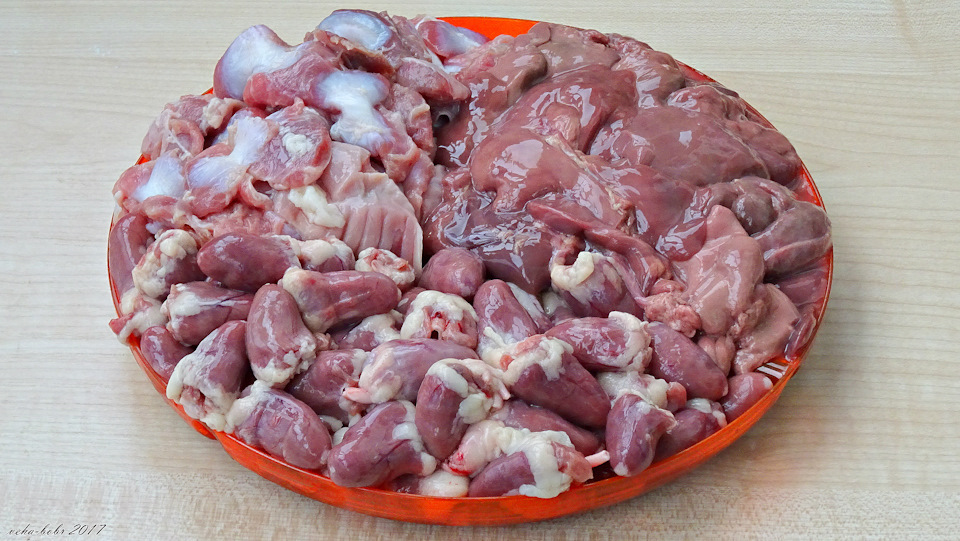 Куриные потроха – польза и вред, калорийность печени, сердечек и желудков
