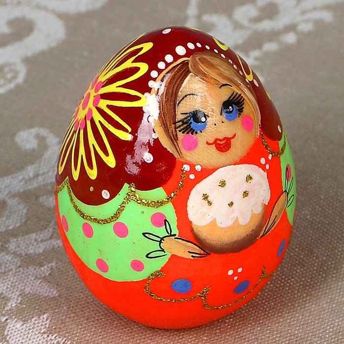 Яйцо матрешка и яйцо в форме матрешки: подарок от несушки